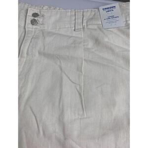 Denizen from Levi's white Loose A line pleated light weight shorts Size 18
